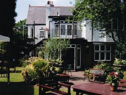The Tudor Court Hotel Solihull Exterior photo